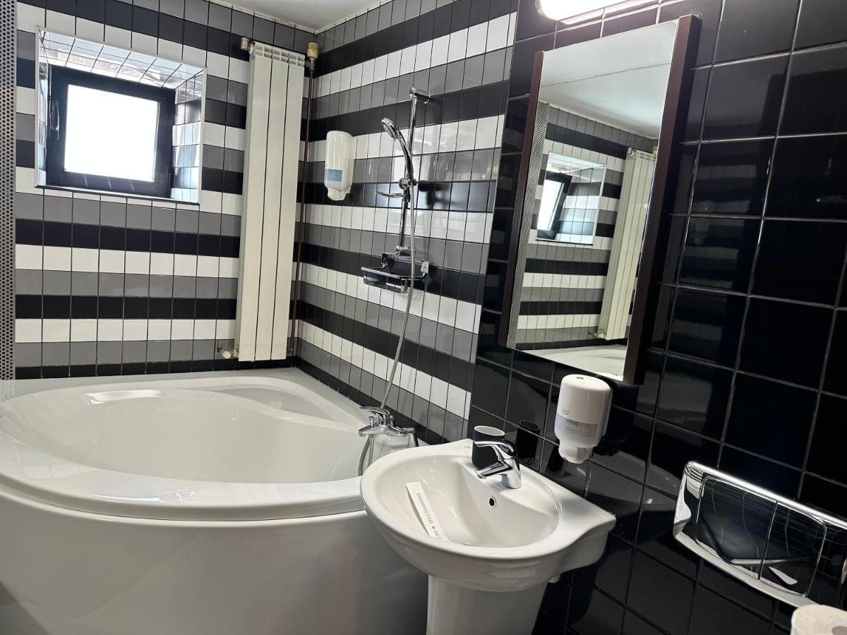 Nerva Traian Studio Apartment Bucharest Luaran gambar