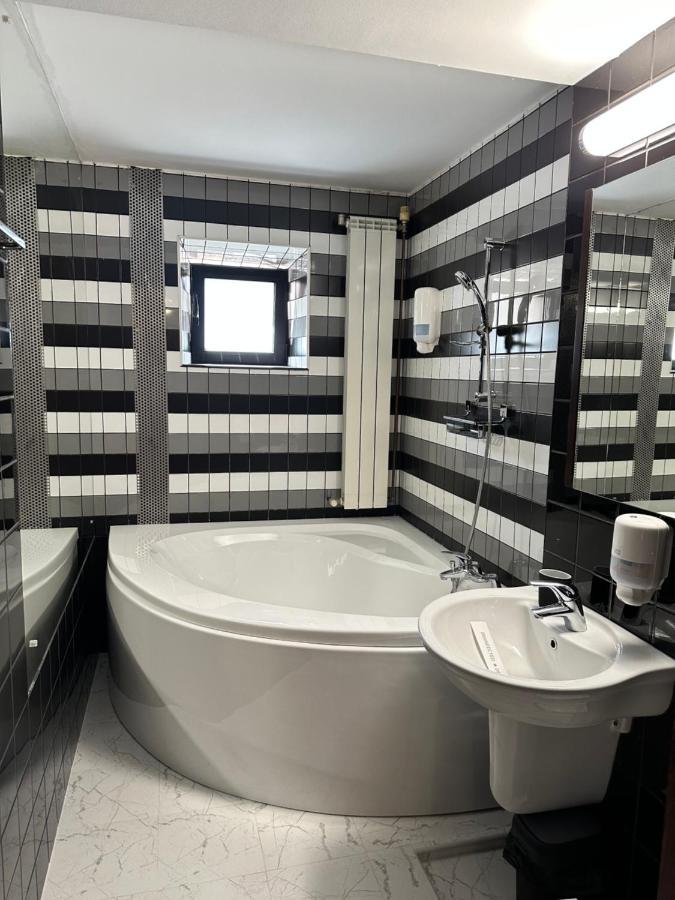 Nerva Traian Studio Apartment Bucharest Luaran gambar